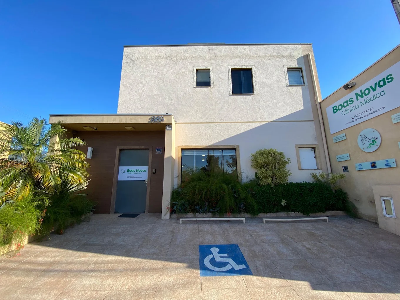 Fachada da Boas Novas Clínica Médica, São Sebastião