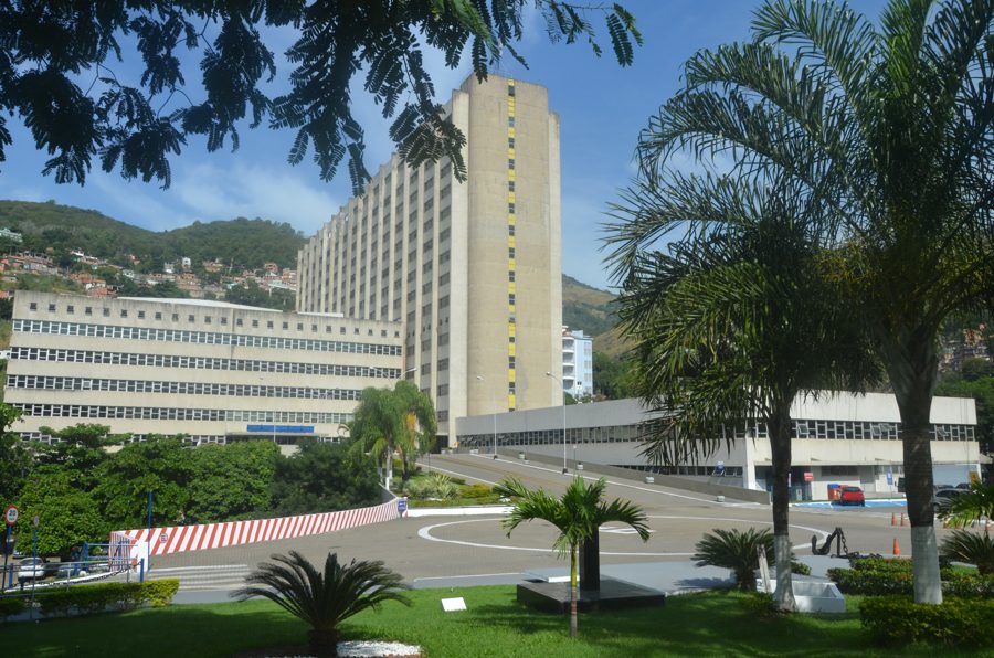 Fachada do Hospital Naval Marcílio Dias